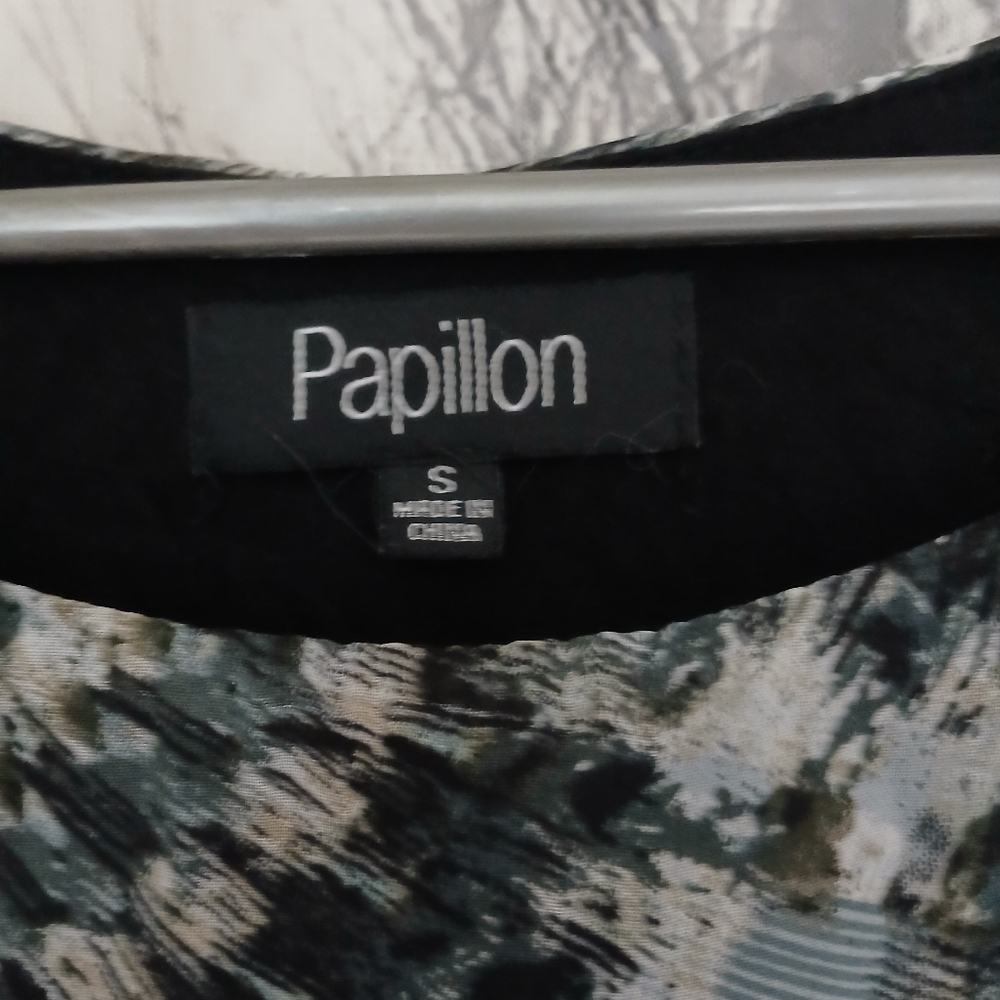 Papillon Black and Gray Patterned Top Ptp 19